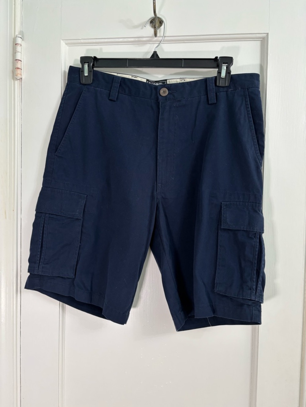 Men's Navy Cargo Shorts with Utility Pockets